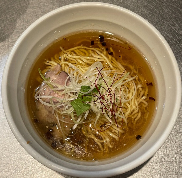 天雷軒の琥珀醤油ラーメン